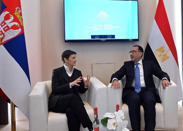 مصطفى مدبولي رئيس الوزراء المصري و آنا برنابيتش رئيسة وزراء صربيا