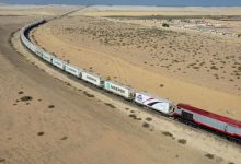 تركيب قضبان قطار العريش - طابا بسيناء
